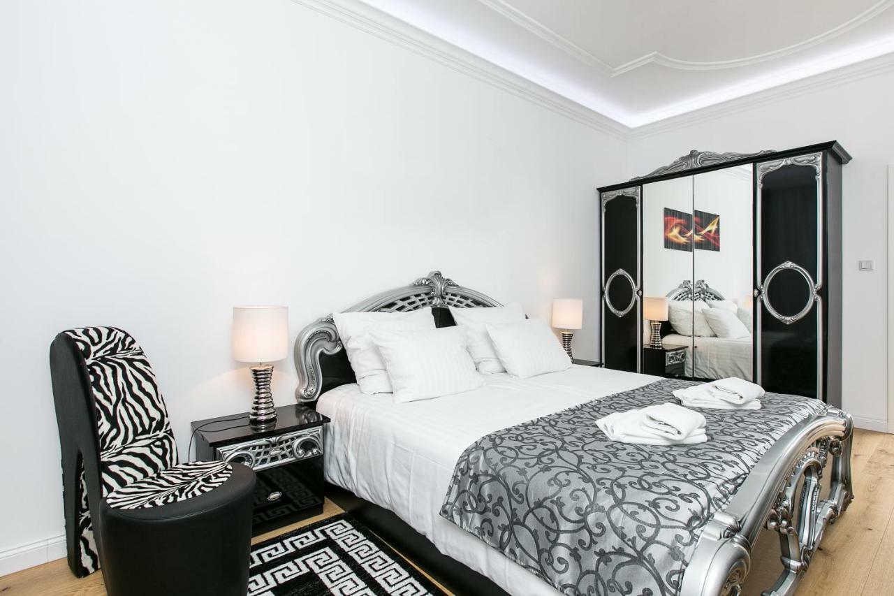 Old Town Cristal Apartment By Otium Cracóvia Exterior foto